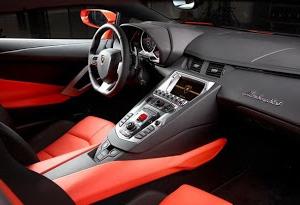 Lamborghini Aventador: Exclusivamente e exclusivamente