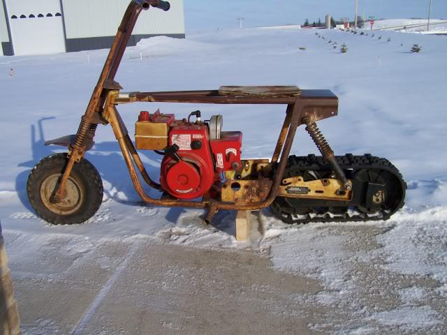 Snowmobile caseiro em lagartas 