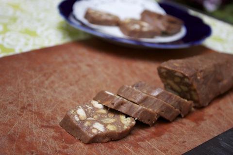 Nós cozinhamos doces, familiares desde a infância: uma receita para salsichas de biscoitos