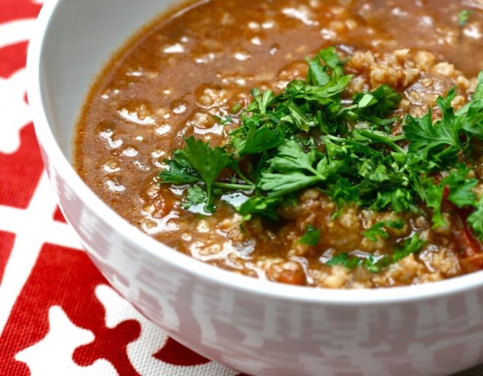 Sopa de porco georgiana com presunto