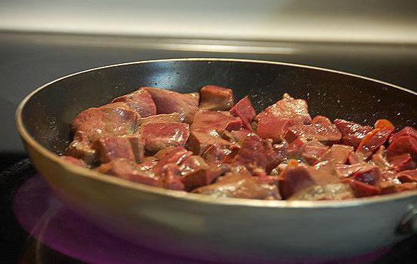 goulash de receita de coração de carne com foto