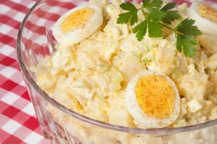 Salada de orquídea com batatas fritas