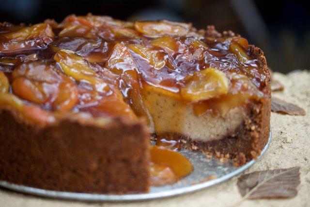 Doce e saboroso bolo de maçã e coalhada