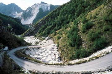 As montanhas mais altas da Europa Ocidental são os Alpes